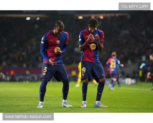 塞尔塔2-4不敌巴萨，莱万帽子戏法&拉什福德两度助攻